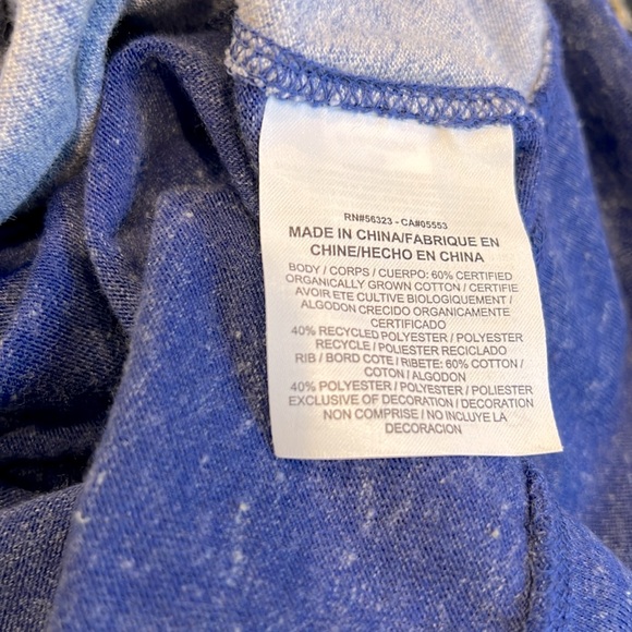 Nike 2-Toned Blue Sleeveless, Racerback & V-Neck Workout Top - Light Soft Cotton - Picture 4 of 5